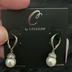 Pearl drop earrings
